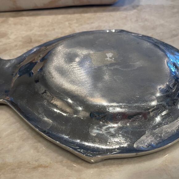 Holland Boone Fish aluminum serving Tray 10” EUC - Picture 7 of 10